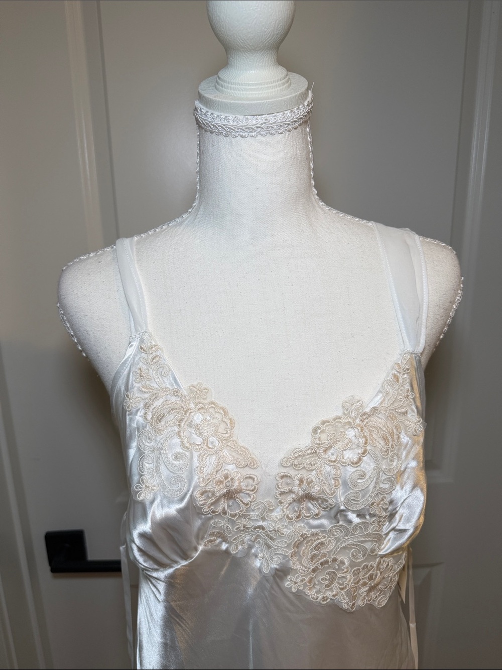Linea Donatella Ivory Satin Lace-Trim Chemise - Picture 7 of 13
